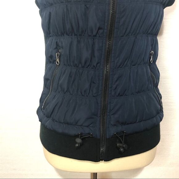 CALVIN KLEIN PERFORMANCE POLY FILLED VEST - Picture 4 of 13